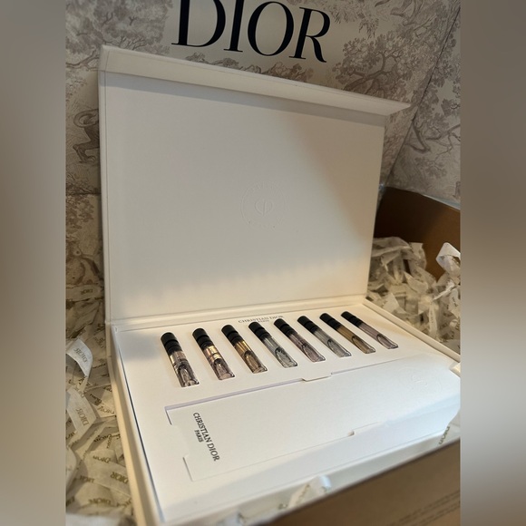 PARFUMS CHRISTIAN DIOR 8 pc La Collection Privée Fragrance Sample Set NIB - Picture 1 of 8